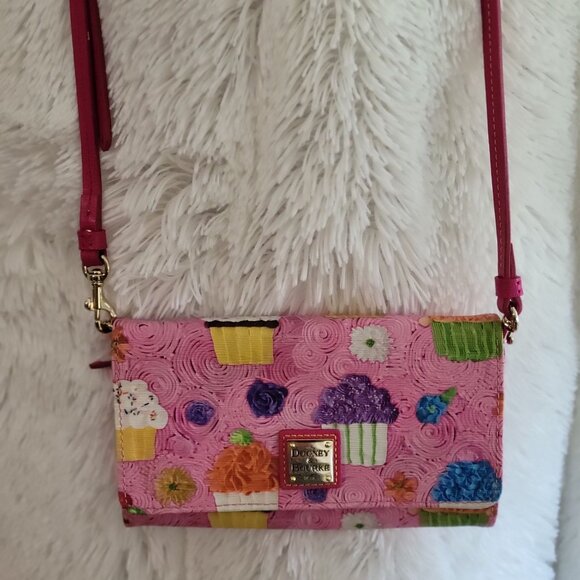 Fashion Inspired Pink Cup Cake Print Crossbody Wallet with Detachable Strap - Picture 3 of 9